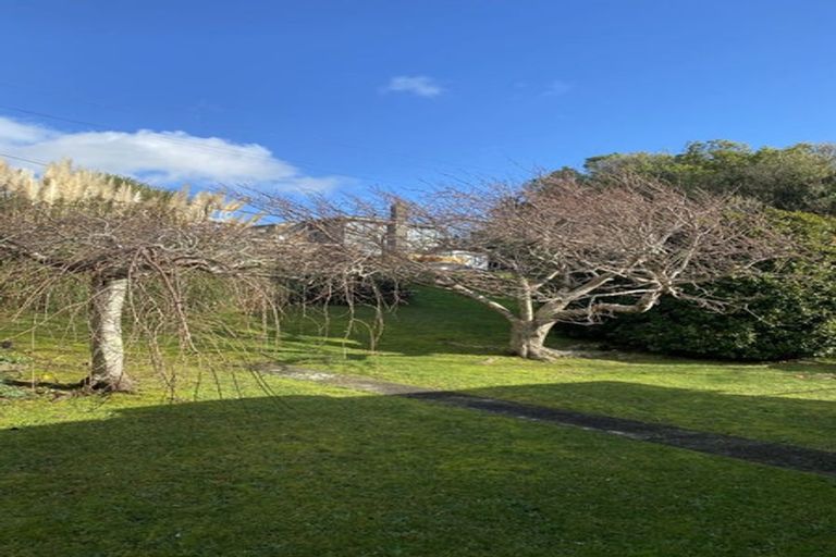 Photo of property in 3 Cecil Road, Tawa, Wellington, 5028