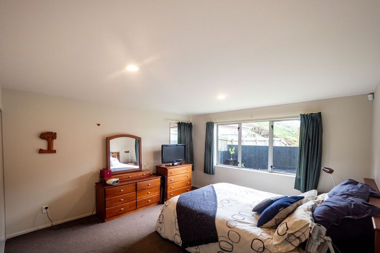 Photo of property in 52 Erlestoke Crescent, Churton Park, Wellington, 6037