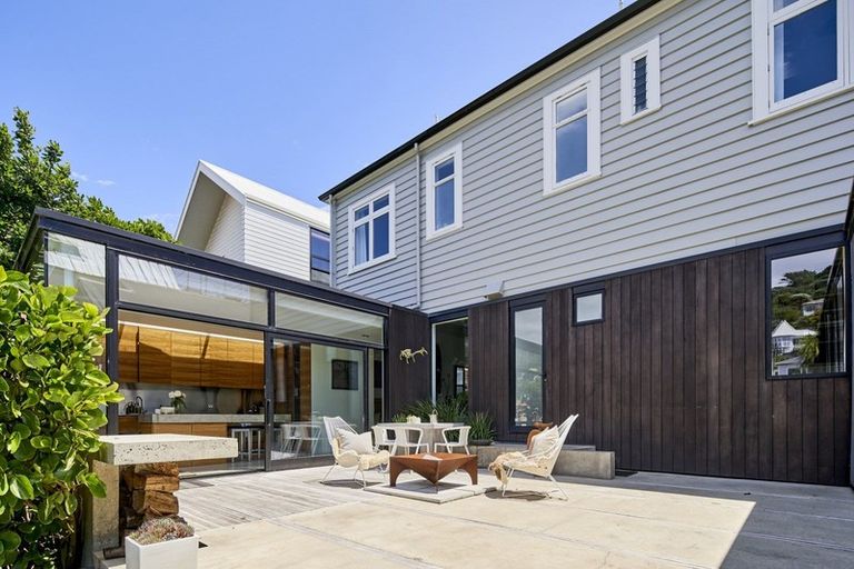 Photo of property in 8 Mcfarlane Street, Mount Victoria, Wellington, 6011