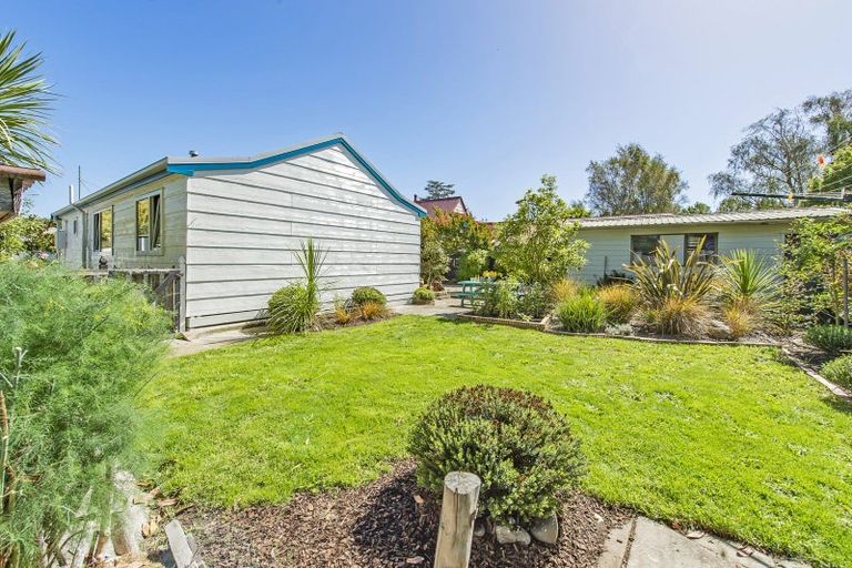 Photo of property in 16 Ensors Place, Waikuku Beach, 7402