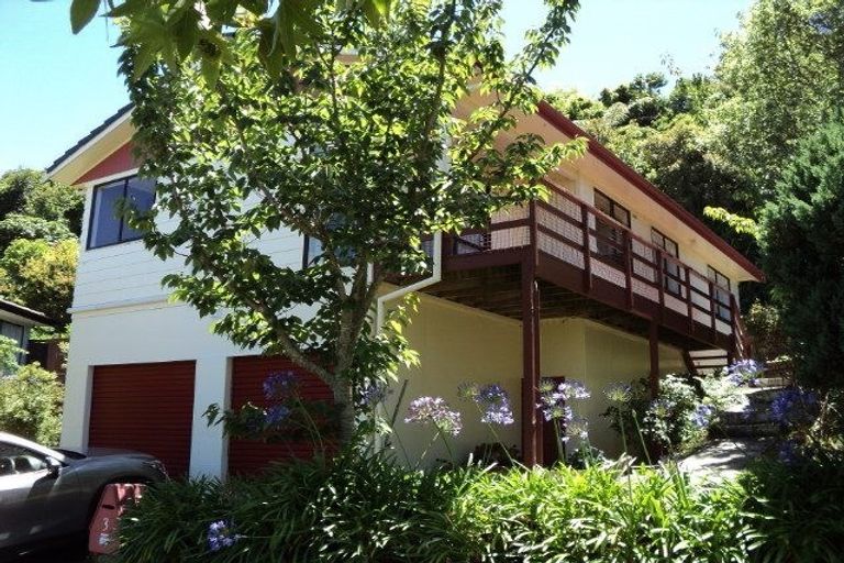 Photo of property in 3 Sasanqua Way, Crofton Downs, Wellington, 6035