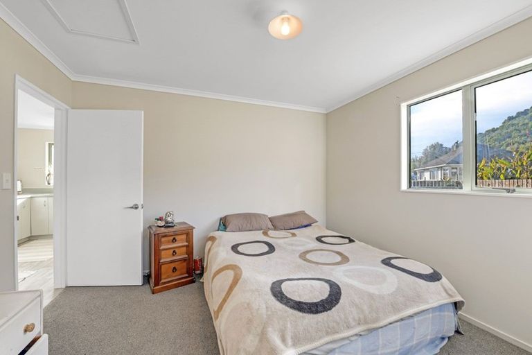 Photo of property in 29 Oxford Street, Picton, 7220