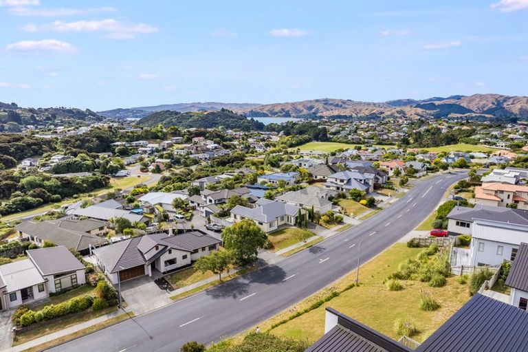 Photo of property in 96 Navigation Drive, Whitby, Porirua, 5024