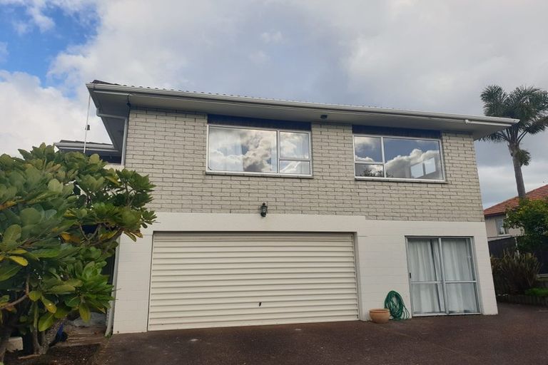 Photo of property in 2/8 Rahopara Street, Castor Bay, Auckland, 0620