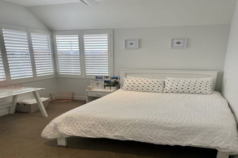 Photo of property in 14 Isitt Road, Hobsonville, Auckland, 0616