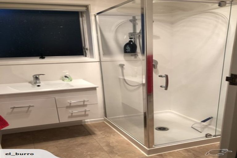 Photo of property in 1/3 Bryers Place, Bayview, Auckland, 0629