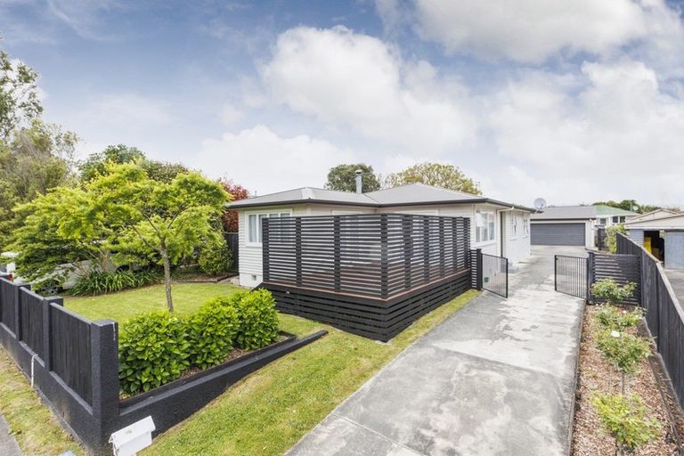 Photo of property in 10 Antrim Place, Hokowhitu, Palmerston North, 4410