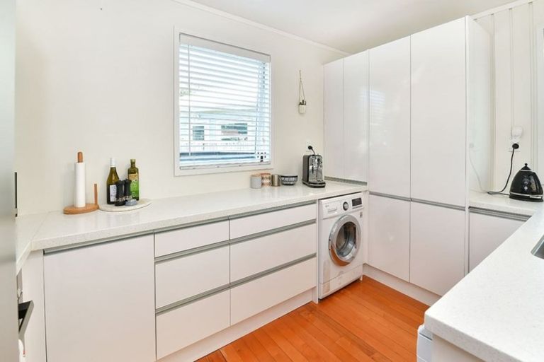 Photo of property in 21 Laurence Street, Manly, Whangaparaoa, 0930