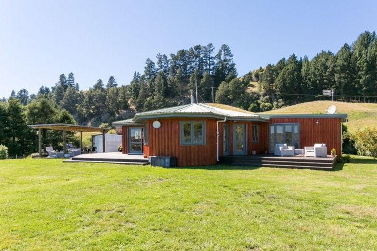 Photo of property in 800 Maraetotara Road, Maraetotara, Havelock North, 4294