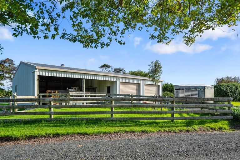 Photo of property in 68d Tuparekura Road, South Head, Helensville, 0874