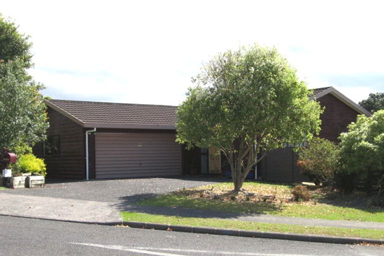 Photo of property in 22 Matisse Drive, West Harbour, Auckland, 0618