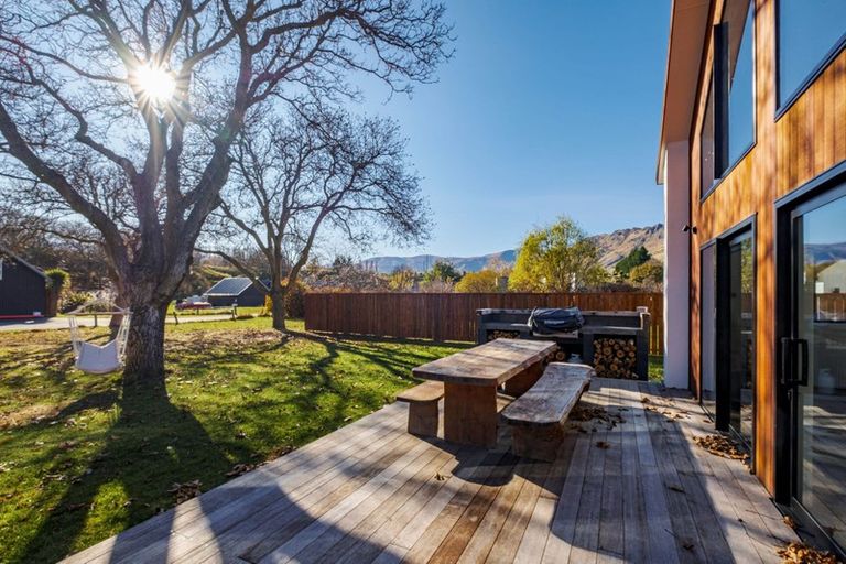 Photo of property in 13-13a Quarry Place, Lake Hayes, Queenstown, 9304