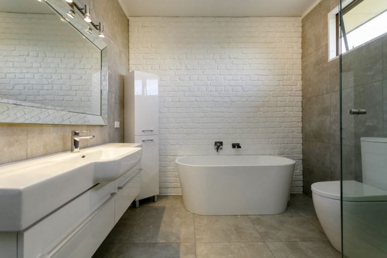 Photo of property in 53 Chesham Avenue, Waipahihi, Taupo, 3330