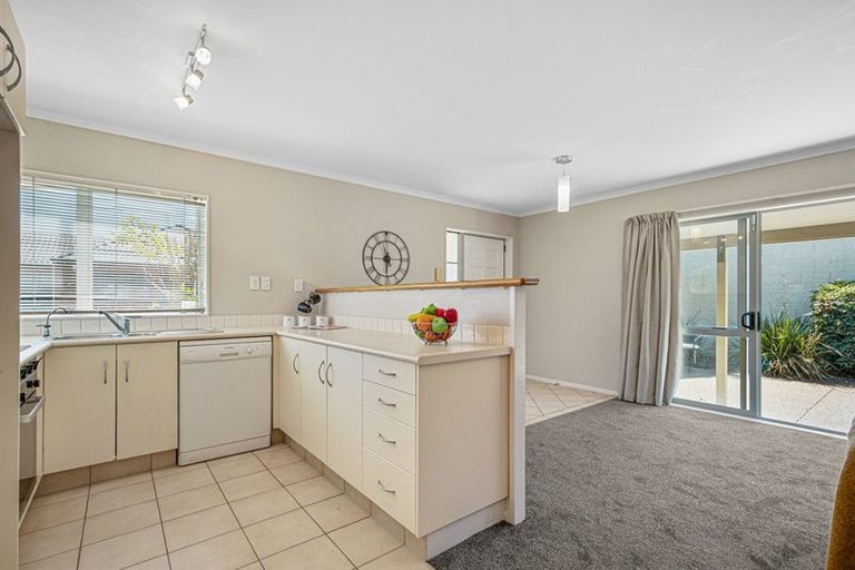 Photo of property in 5 Westvale Avenue, Ranui, Auckland, 0612