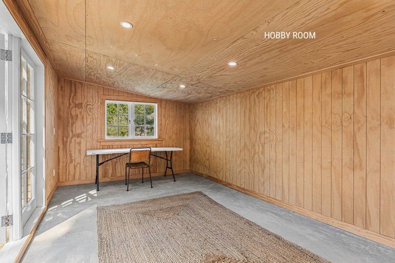 Photo of property in 16 Bracken Street, New Plymouth, 4310