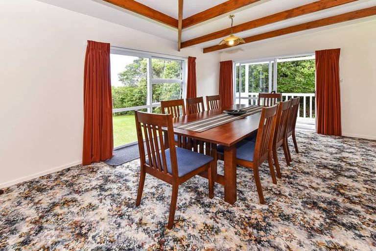 Photo of property in 283 Kaipara Road, Papakura, 2582