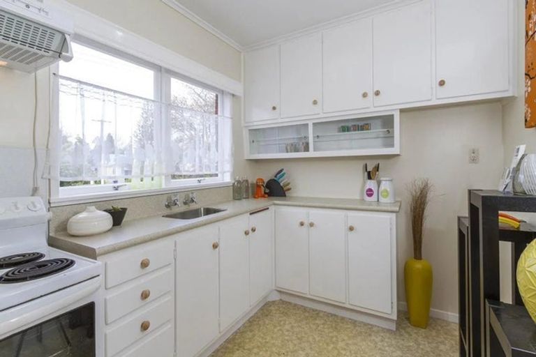 Photo of property in 1/31 Hutchinson Avenue, New Lynn, Auckland, 0600