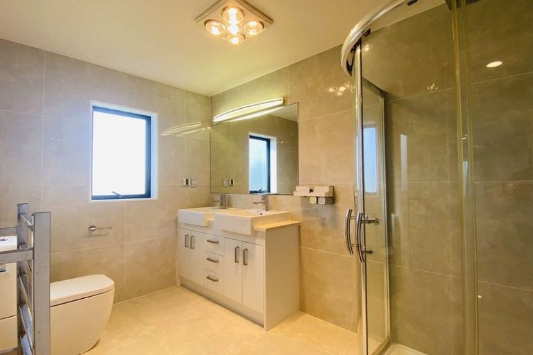 Photo of property in 55 Bordeaux Parade, Te Atatu South, Auckland, 0610