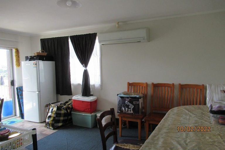 Photo of property in 25 Glenbervie Crescent, Massey, Auckland, 0614