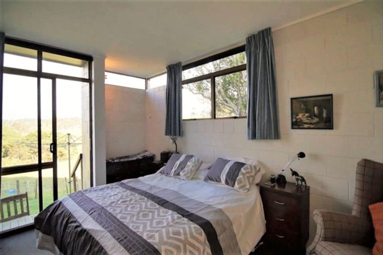 Photo of property in 56 Henwood Road, Taupaki, Henderson, 0782