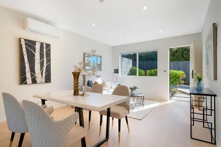 Photo of property in 24b Pipitea Place, Massey, Auckland, 0614