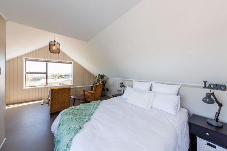 Photo of property in 45 Shortt Street, Foxton Beach, Foxton, 4815