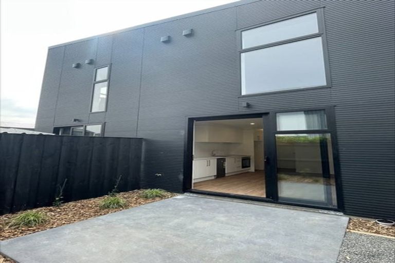 Photo of property in 2/260 Kilmore Street, Christchurch Central, Christchurch, 8011