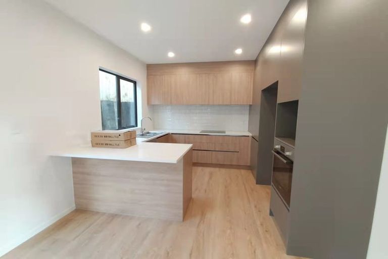 Photo of property in 36d Marendellas Drive, Bucklands Beach, Auckland, 2014