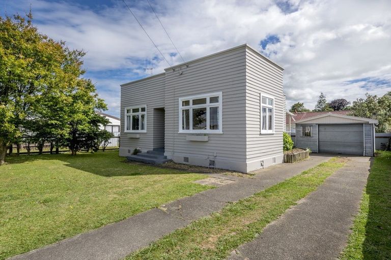 Photo of property in 629 Queen Street East, Levin, 5510