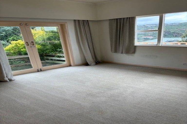 Photo of property in 37 Milne Terrace, Island Bay, Wellington, 6023