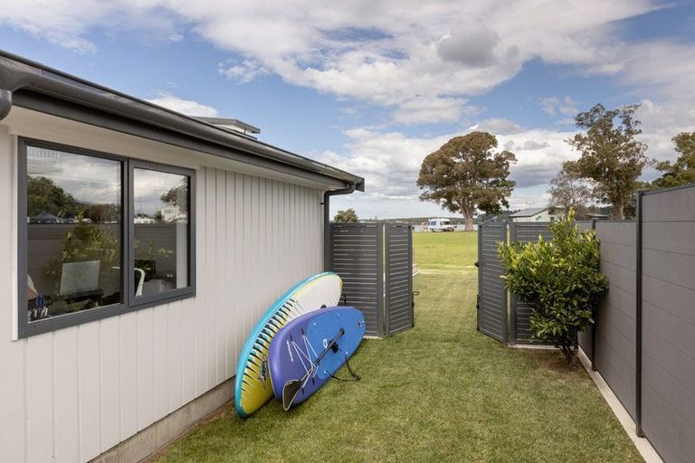 Photo of property in 26 Harbour View Road, Omokoroa, 3114