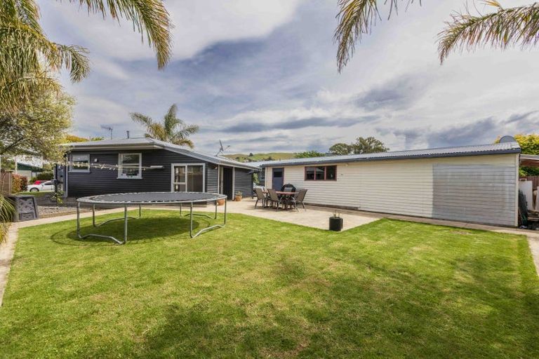 Photo of property in 11 Otatara Road, Taradale, Napier, 4112