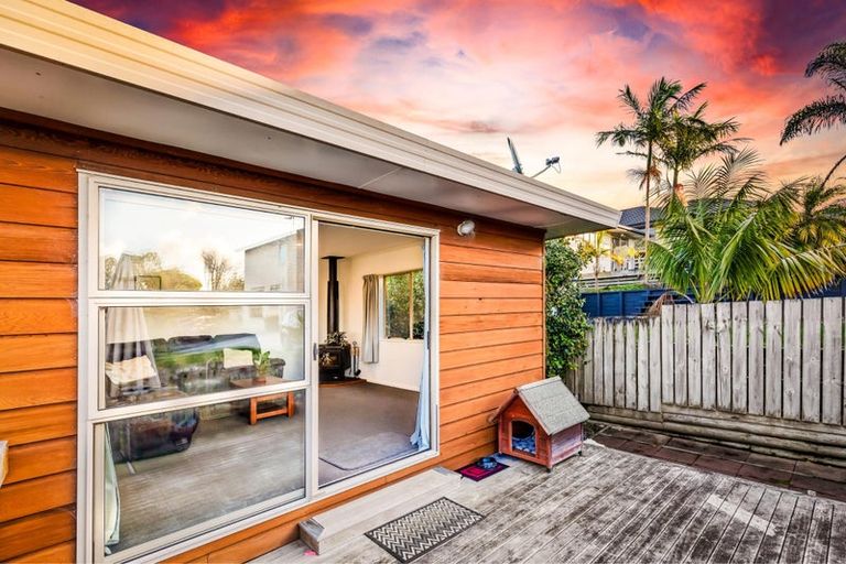 Photo of property in 16a Kokiri Street, Te Atatu South, Auckland, 0610
