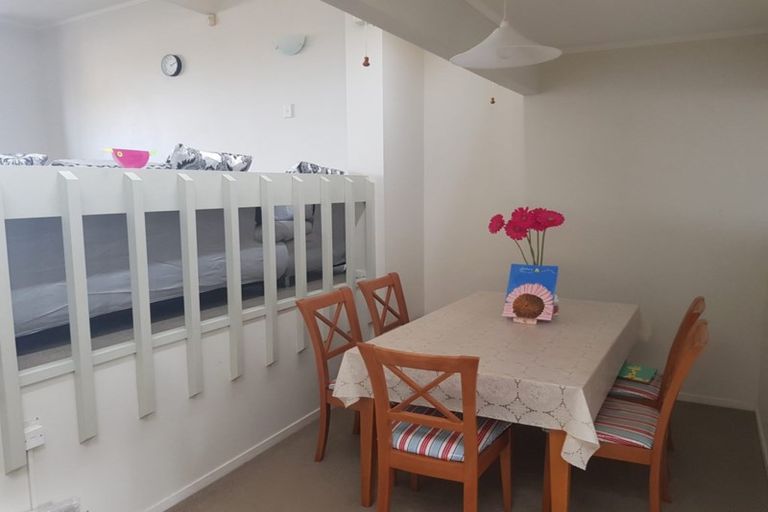 Photo of property in 2/175 Birkenhead Avenue, Birkenhead, Auckland, 0626