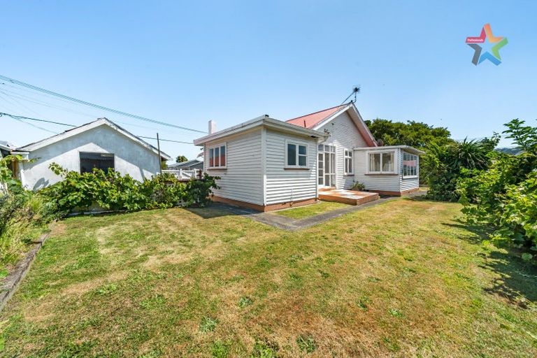Photo of property in 2 Byron Street, Petone, Lower Hutt, 5012