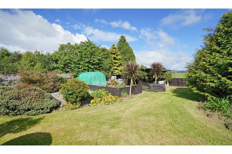 Photo of property in 33 Clifden Highway, Tuatapere, 9620