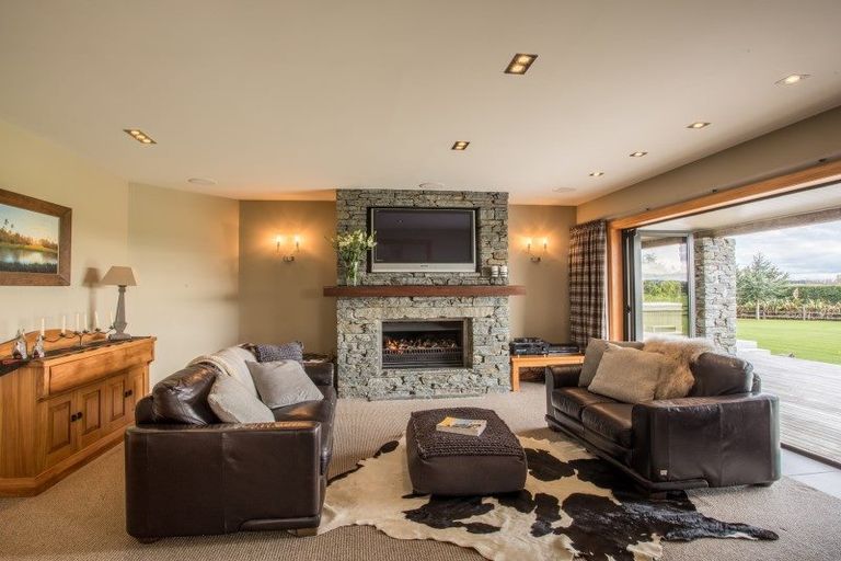 Photo of property in 1059d Winton Lorneville Highway, Lochiel, Winton, 9781