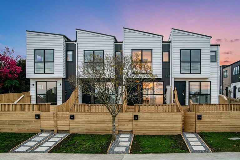 Photo of property in 4b Hepburn Road, Glendene, Auckland, 0602