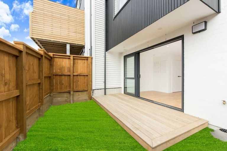 Photo of property in 6 Mokopiko Court, Beach Haven, Auckland, 0626