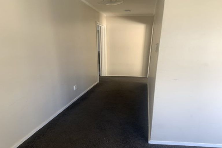 Photo of property in 1/15 Gloaming Place, Conifer Grove, Takanini, 2112