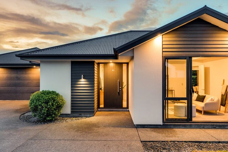 Photo of property in 11 Little Gem Road, Hornby, Christchurch, 8025