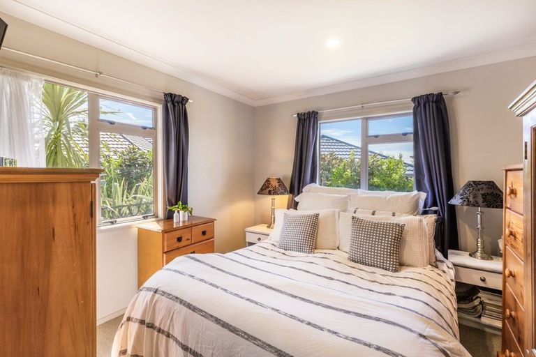 Photo of property in 41 Kinder Street, Acacia Bay, Taupo, 3330