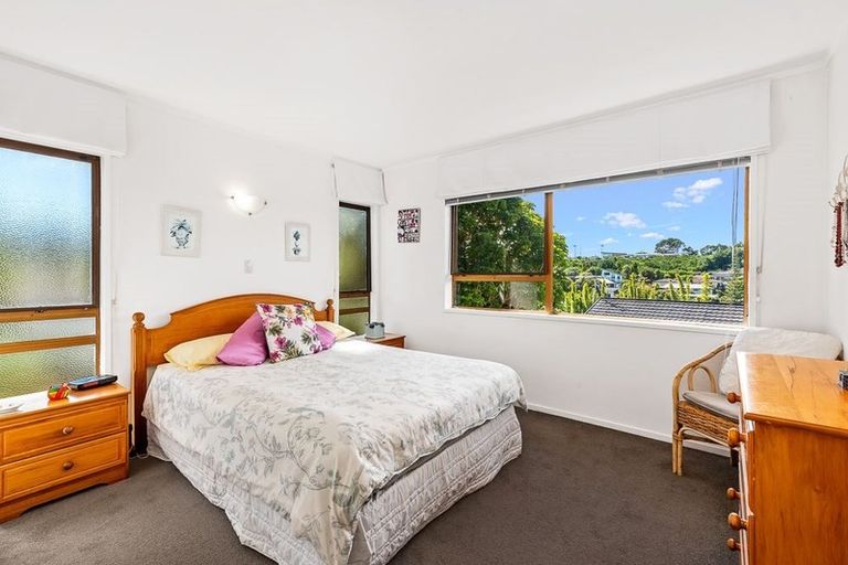Photo of property in 1/12 Elmira Place, Browns Bay, Auckland, 0630