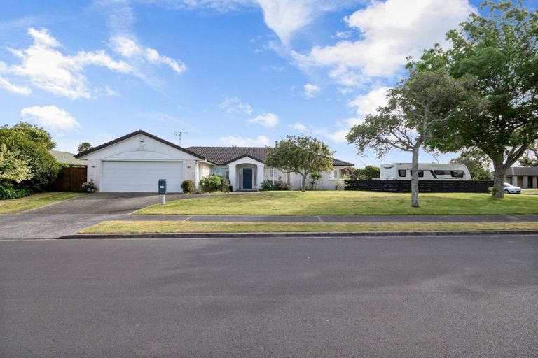 Photo of property in 8 Caspian Place, Papamoa Beach, Papamoa, 3118