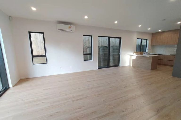 Photo of property in 36d Marendellas Drive, Bucklands Beach, Auckland, 2014