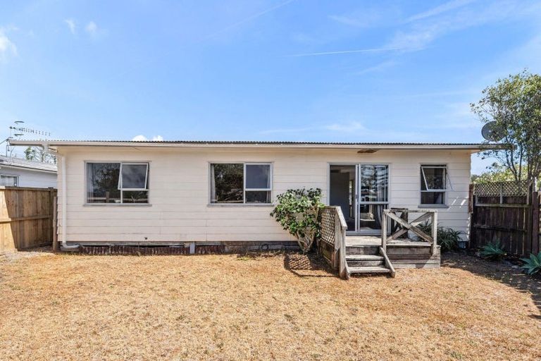 Photo of property in 12 Moki Place, Ruakaka, 0116