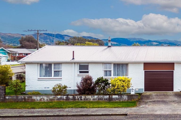 Photo of property in 16 Opie Street, Waimate, 7924