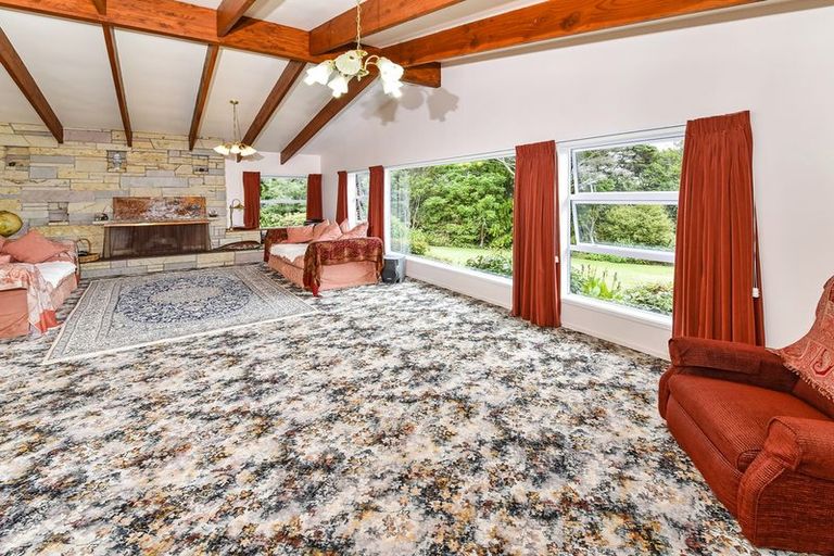 Photo of property in 283 Kaipara Road, Papakura, 2582