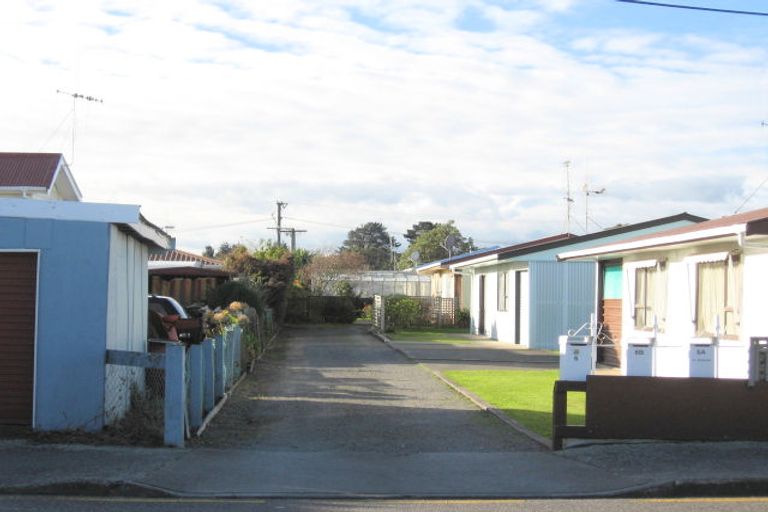 Photo of property in 6 Raukawa Street, Otaki, 5512