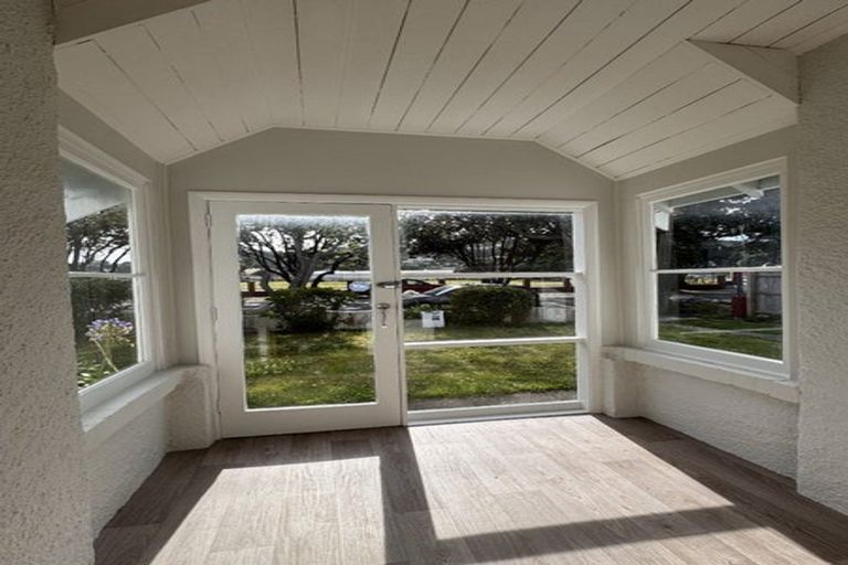 Photo of property in 26 Monorgan Road, Strathmore Park, Wellington, 6022